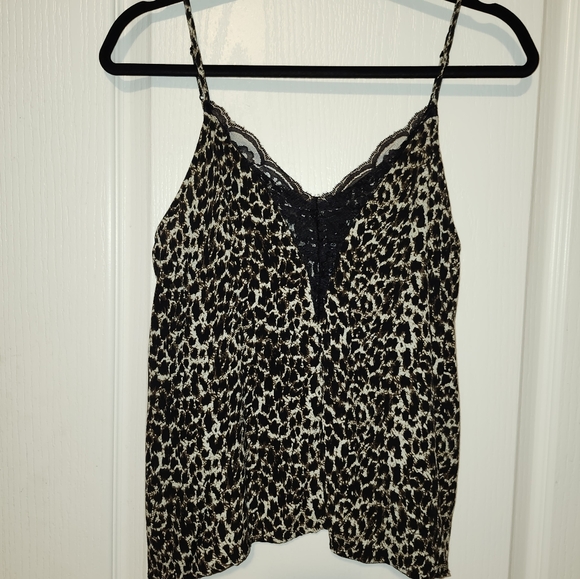 Design Lab leopard print flowy blouse with lace detail in size small - Picture 4 of 10
